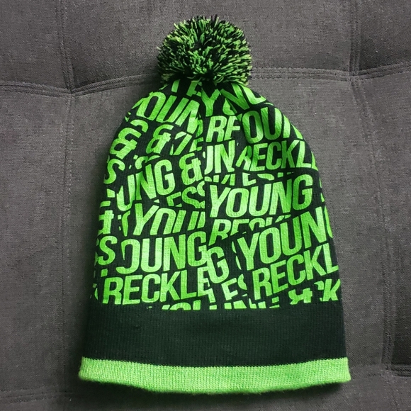 ✨HP✨ Y&R knit cap - Picture 3 of 7